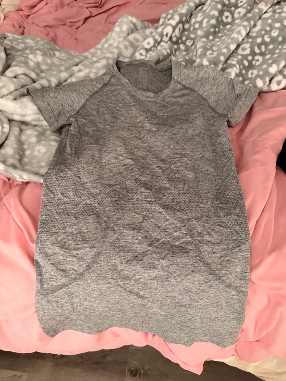 lululemon athletica Gray Short Sleeve Tee
